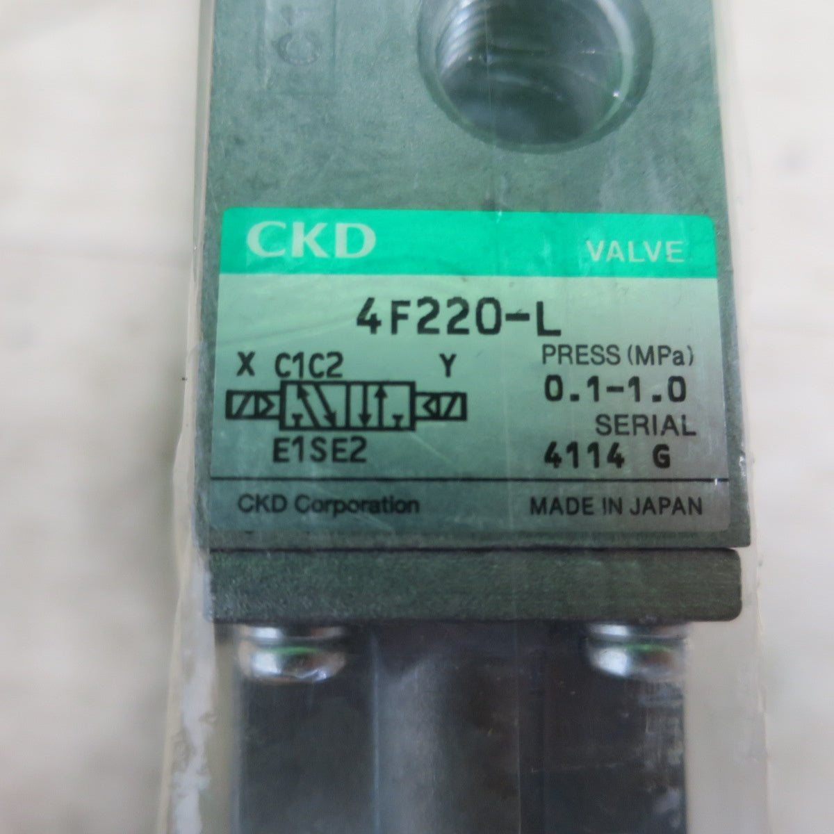 [送料無料] 未使用☆CKD セレックス バルブ 200V 4F220-08-L 4Fシリーズ 空気圧 バルブ パイロット式 5ポート弁 ①☆