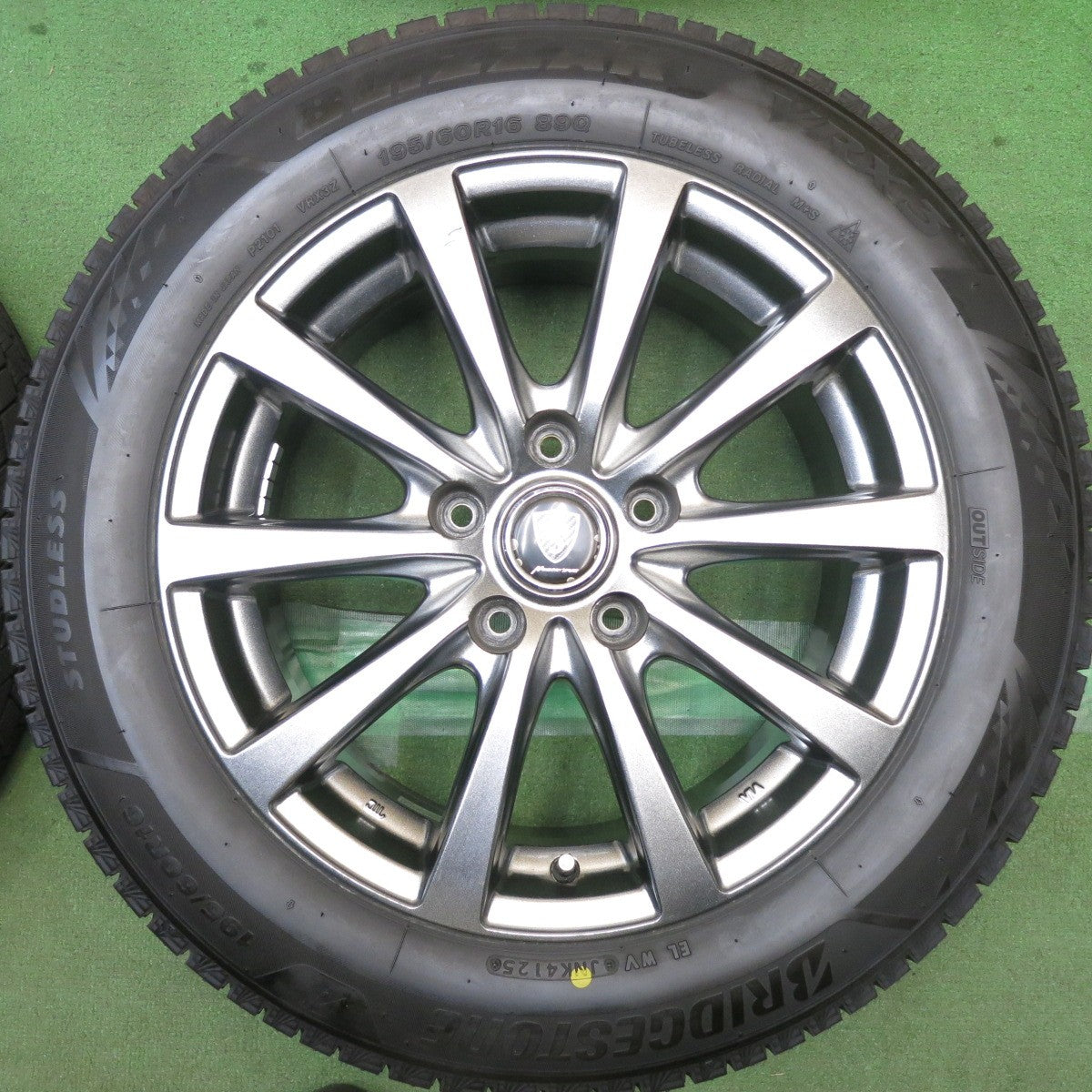 バリ溝！25年！9.5分以上◎スタッドレス 195/60R16 ブリヂストン ブリザック VRX3 MANARAY SPORT マナレイ スポーツ 16インチ PCD114.3/5H◎6101105HAス