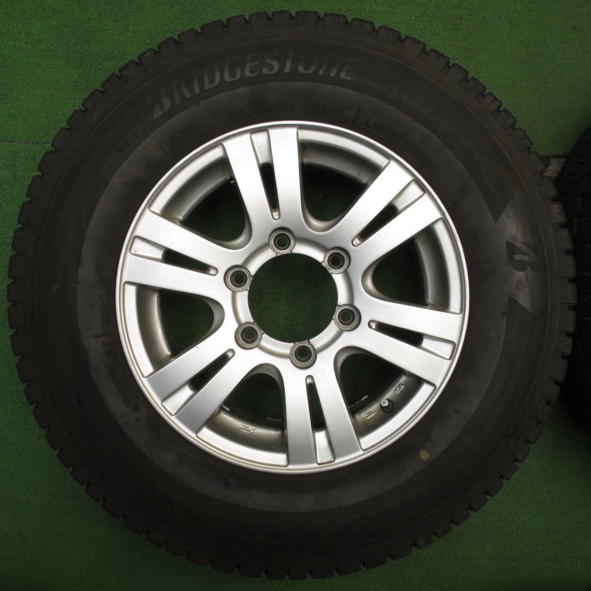 バリ溝！23年！9.5分★ハイエース 等 195/80R15 107/105N スタッドレス ブリヂストン ブリザック VL10 社外 アルミ 15インチ PCD139.7/6H★5053008NJス