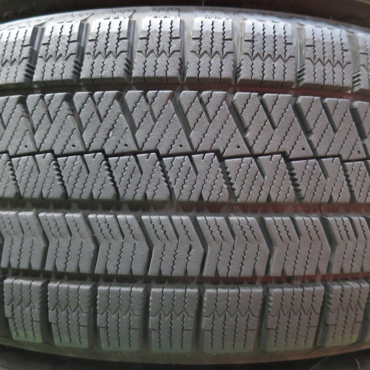 バリ溝！21年！キレイ！9分★スタッドレス 215/60R17 ブリヂストン ブリザック VRX2 SCHNEIDER シュナイダー 17インチ PCD114.3/5H★5010704イス