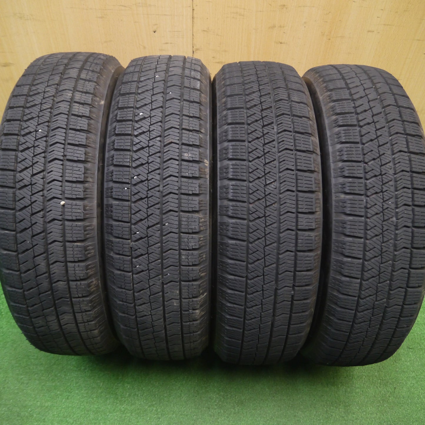 [送料無料] バリ溝！21年！キレイ！9.5分★スタッドレス 165/60R15 ブリヂストン ブリザック VRX2 BALMINUM バルミナ ハスラー ソリオ等 PCD100/4H★4120901Hス