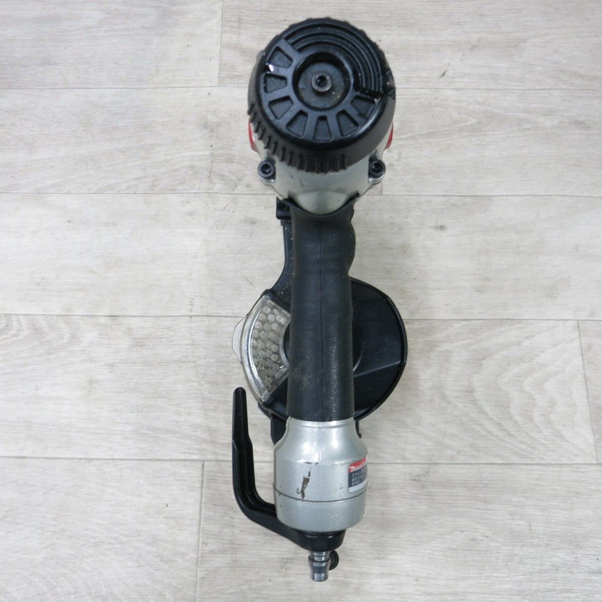 [送料無料] ◆マキタ エア 釘打機 常圧 50mm AN514 釘打ち機 コイルネイラ 連結釘 ケース付き 電動 工具◆