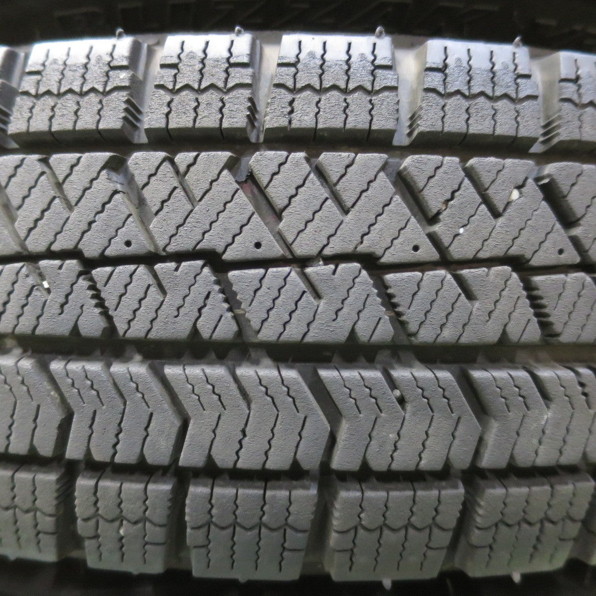 バリ溝！23年！8.5分◎スタッドレス 145/80R13 ブリヂストン ブリザック VRX2 AZ SPORTS AZスポーツ 13インチ PCD100/4H◎6080704イス