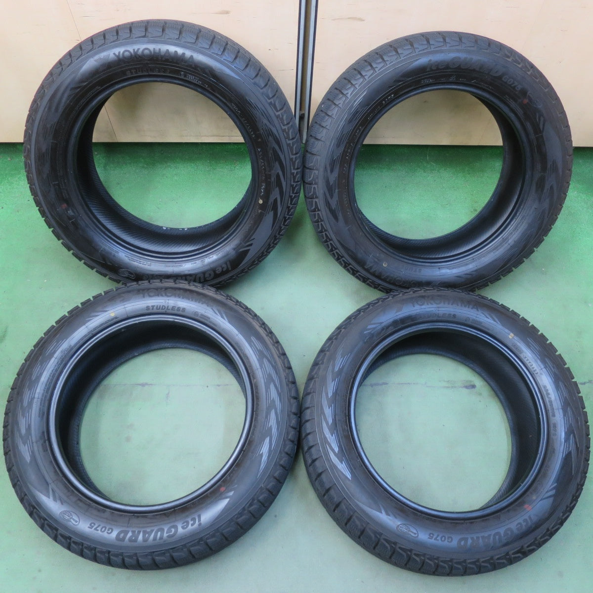 バリ溝！22年！9.5分★スタッドレス 235/60R18 ヨコハマ アイスガード G075 タイヤ 18インチ レクサス CR-V CX-60 CX-7 CX-80 等★6061805イスタ