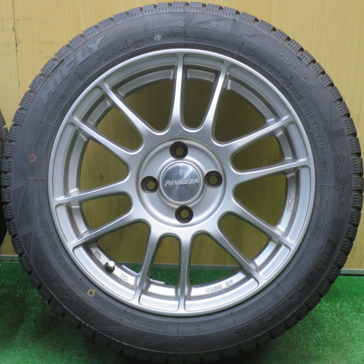 バリ溝！23年！キレイ！9.5分★スタッドレス 185/55R15 195/50R15 ハイフライ win-turi 216 ナンカン アイス アクティバ AW-1 RIVAZZA ENKEI リバッツァ エンケイ 15インチ PCD100/4H★6021106NJス