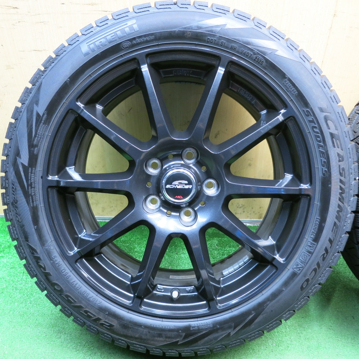 バリ溝！キレイ！9.5分以上◎スタッドレス 215/50R17 ピレリ アイスアシンメトリコ SCHNEIDER MiD シュナイダー 17インチ PCD114.3/5H◎6091204HAス