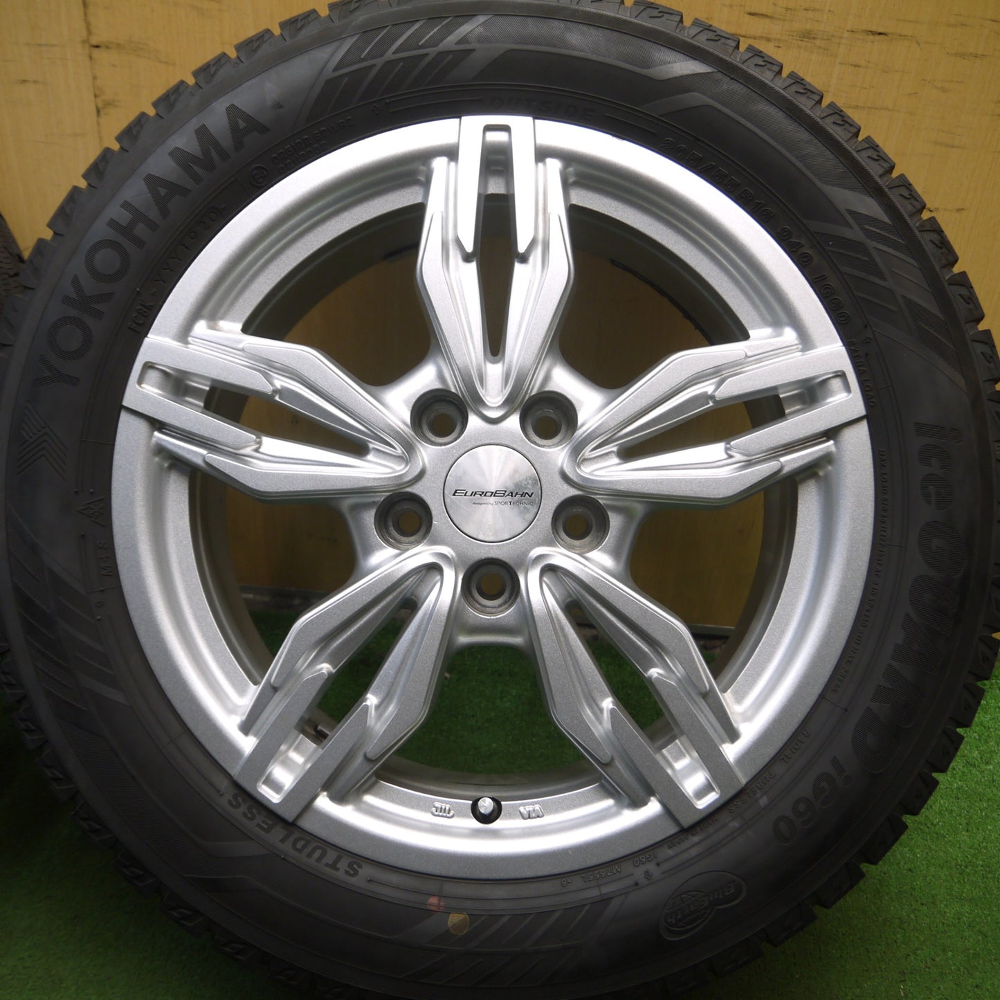 *送料無料* バリ溝！20年！キレイ！9.5分★ボルボ等 EUROBAHN SPORTECHNIC 205/55R16 スタッドレス ヨコハマ アイスガード iG60 PCD108/5H★4040903Hス