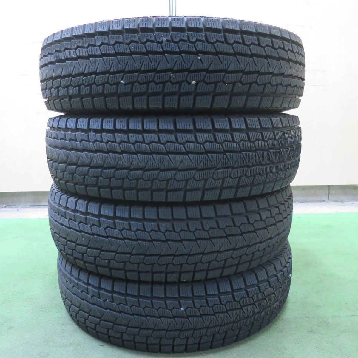 バリ溝！25年！ほぼ10分★スタッドレス 195/80R15 ヨコハマ アイスガード G075 タイヤ 15インチ ジムニーシエラ 等★6020202NGスタ