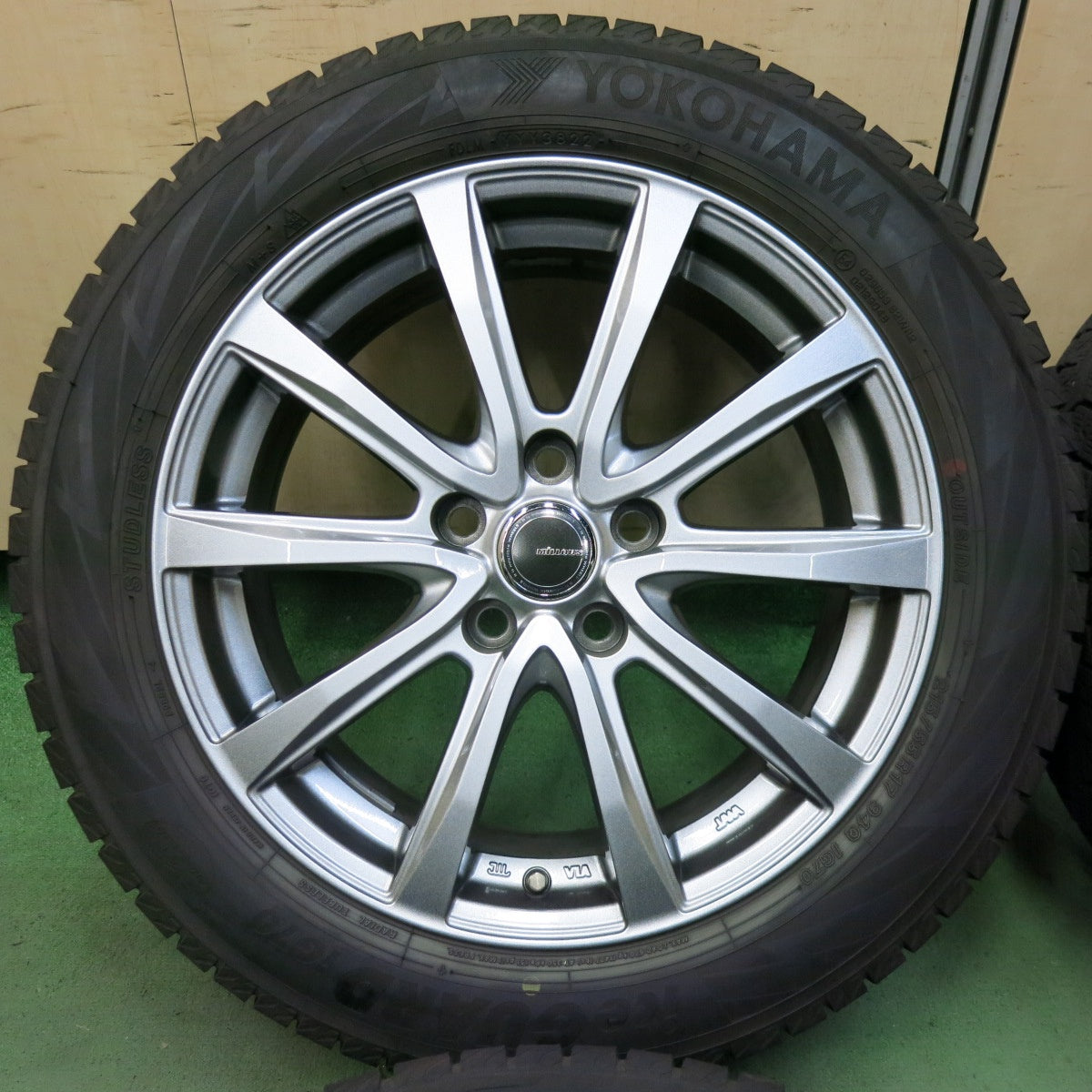 バリ溝！22年！キレイ！8.5分★スタッドレス 215/55R17 ヨコハマ アイスガード iG70 MiLLOUS ミルアス 17インチ PCD114.3/5H★5052811SYス