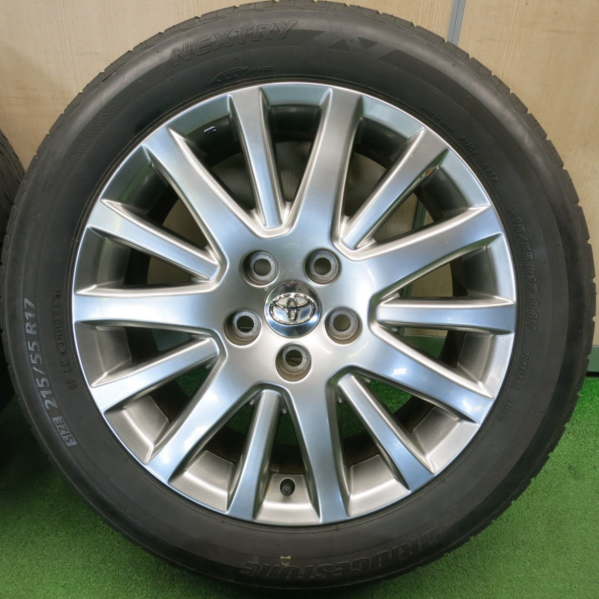 [送料無料] 4本価格★トヨタ 18 マジェスタ 純正 215/55R17 ブリヂストン ネクストリー エコピア 17インチ PCD114.3/5H★5021304TNノ