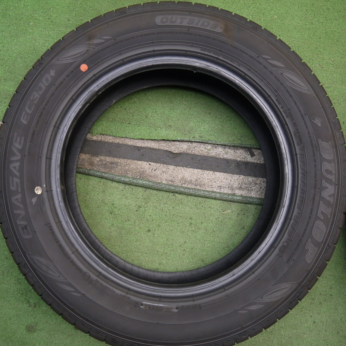 ほぼ新車外し！26年◎185/65R15 ダンロップ エナセーブ EC300+ タイヤ 15インチ アクア シエンタ ノート スイフト ヤリス フィット フリード 等◎6090803Hノタ