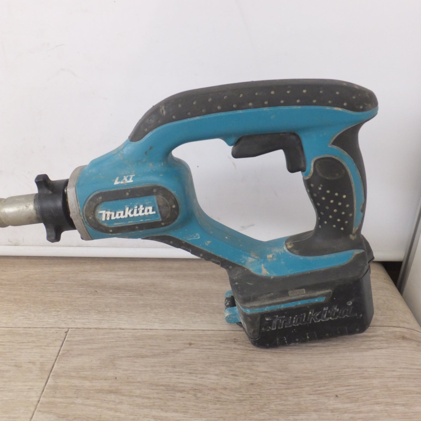 [送料無料] ★マキタ makita 充電式コンクリートバイブレータ VR350D 18V 本体のみ★