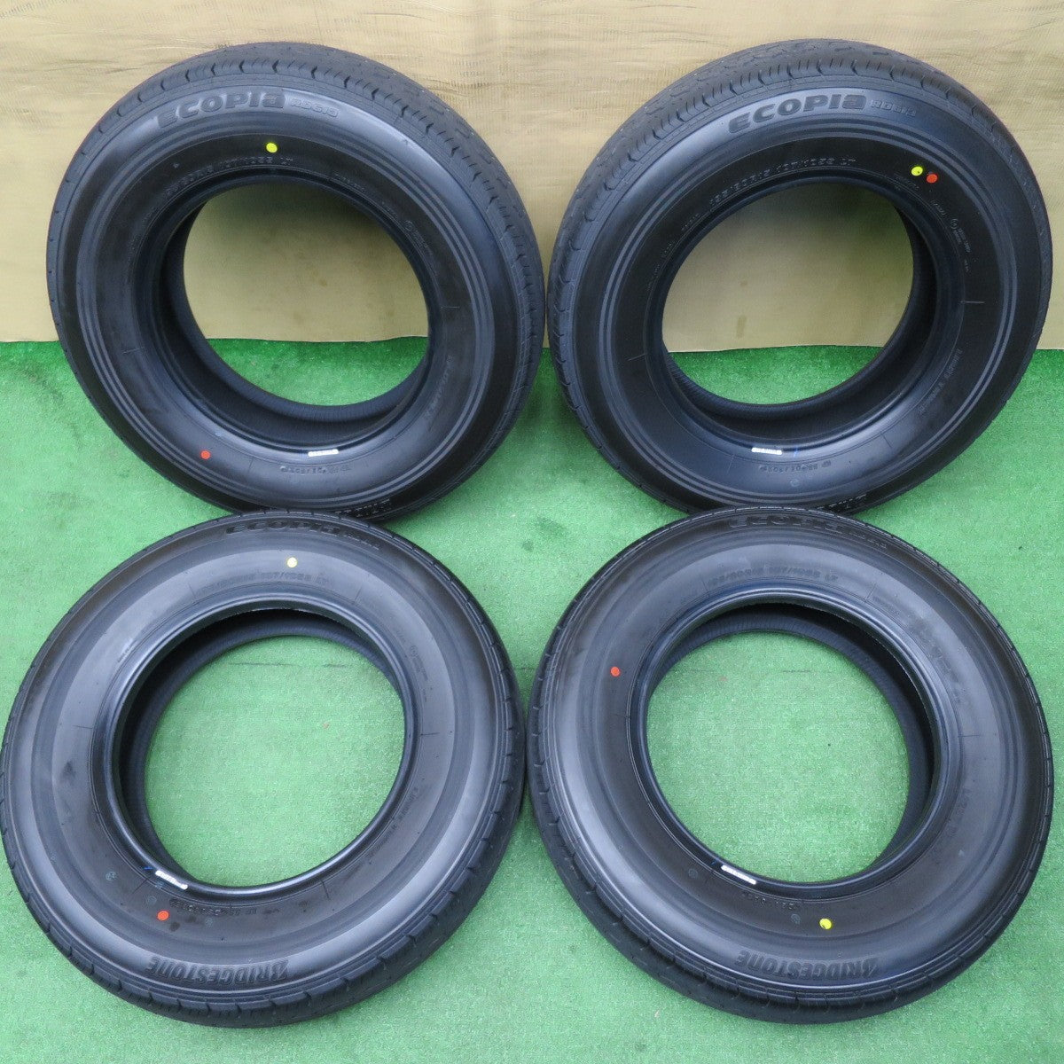 新車外し！25年★195/80R15 107/105S ブリヂストン エコピア RD613 タイヤ 15インチ ハイエース レジアスエース キャラバン 等★6030803NKノタ