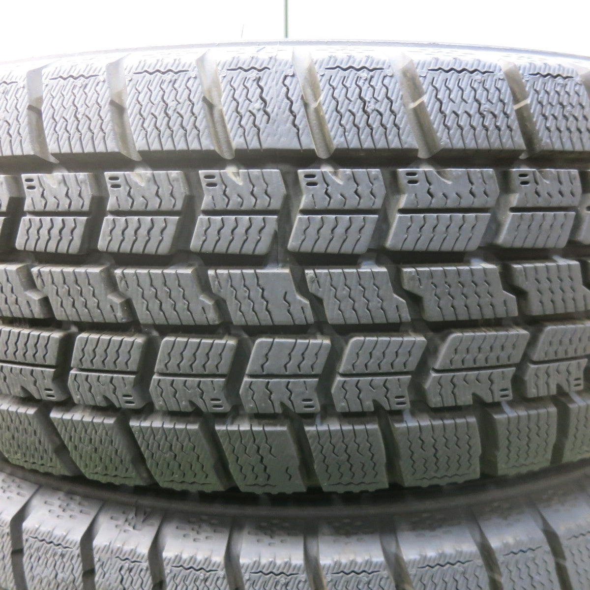 バリ溝！23年！キレイ！9.5分以上★スタッドレス 165/65R15 グッドイヤー アイスナビ7 Exchanger 15インチ 軽サイズ タフト ハスラー 等 PCD100/4H★5122402SKス