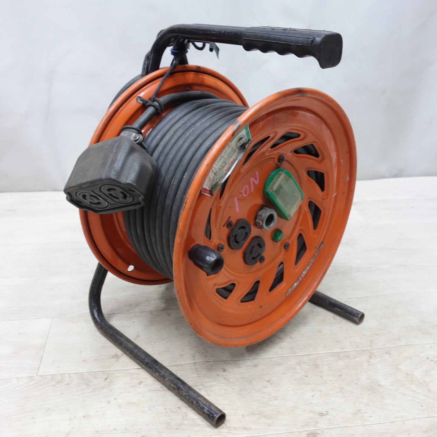 [送料無料] ◆日動 びっくリール 30m RND-EB30SL コードリール 電工 ドラム 屋内用 ロック 引掛 式 オレンジ 100V◆