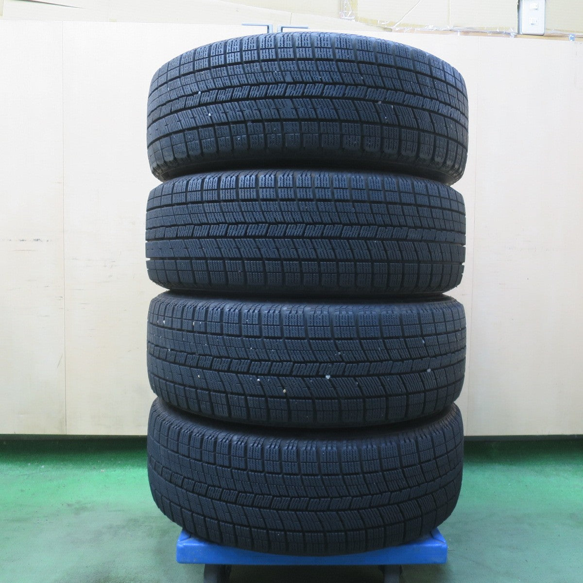 バリ溝！23年！キレイ！9.5分★スタッドレス 205/55R17 ナンカン アイス アクティバ AW-1 Verthandi ヴェルザンディ 17インチ PCD114.3/5H★6041109イス