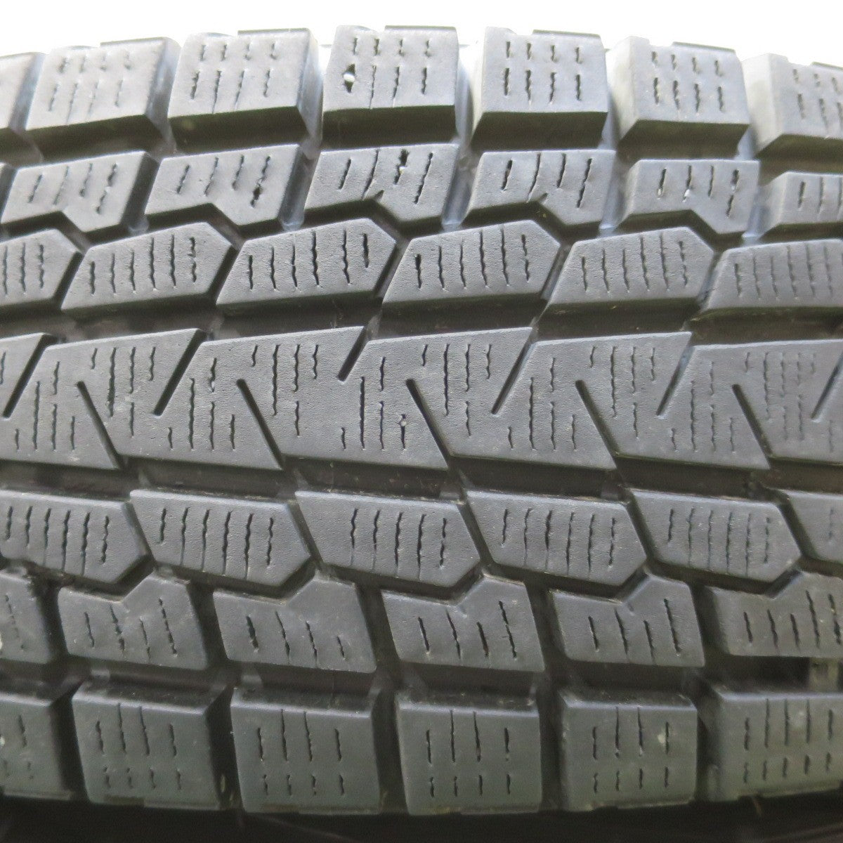 キレイ★スタッドレス 175/80R16 ヨコハマ アイスガード G075 MiD 社外 アルミ 16インチ PCD139.7/5H★6033014イス