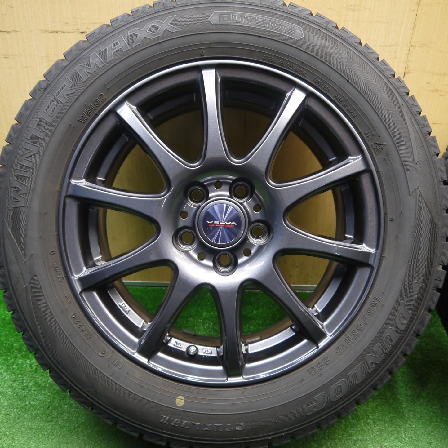バリ溝！22年！キレイ！8.5分★シエンタ 等 185/65R15 スタッドレス ダンロップ ウインターマックス WM02 VELVA CHARGE ヴェルヴァ 15インチ PCD100/5H★6011606Hス