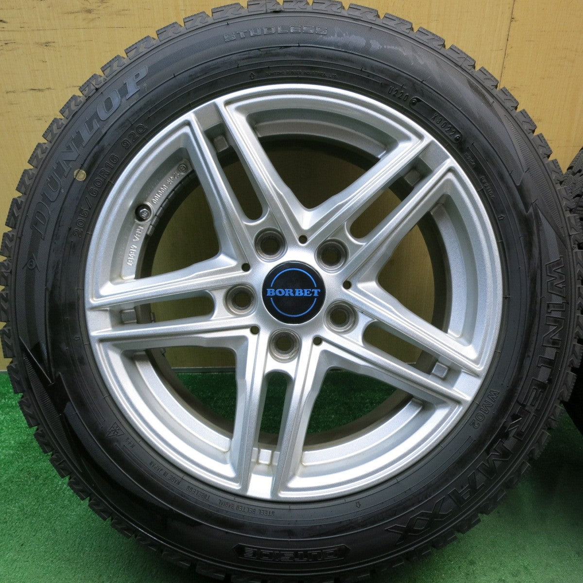 バリ溝！22年！キレイ！9.5分★BMW 等 BORBET CMA 205/60R16 スタッドレス ダンロップ ウインターマックス WM02 ボルベット 16インチ PCD120/5H★5072711HAス