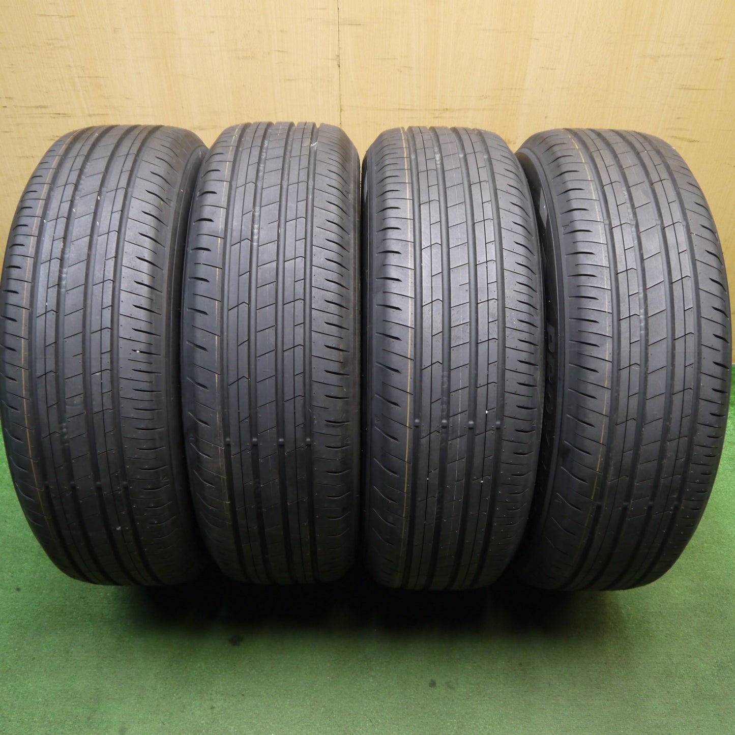 新車外し！26年★225/60R18 トーヨー プロクセス Comfort コンフォート タイヤ 18インチ 40系 アルファード ハリアー CX-5 RAV4 等★6070107KKノタ