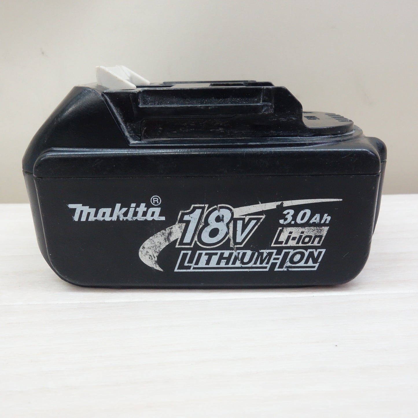 [送料無料] ☆マキタ Li-ion リチウム イオン バッテリ BL1830 DC18V 3.0Ah 54Wh 電動 工具☆