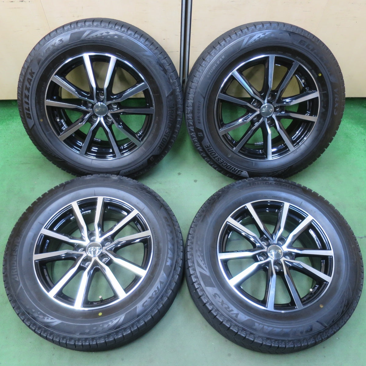 バリ溝！22年！9.5分★スタッドレス 225/65R17 ブリヂストン ブリザック VRX3 STRANGER ストレンジャー 17インチ PCD114.3/5H★5122709イス