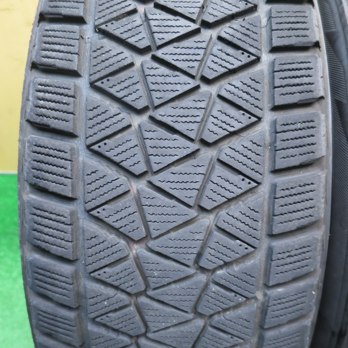 4本価格★スタッドレス 225/65R17 ブリヂストン ブリザック DM-V2 BROCHEN ブロッケン 17インチ PCD114.3/5H★5112403NJス