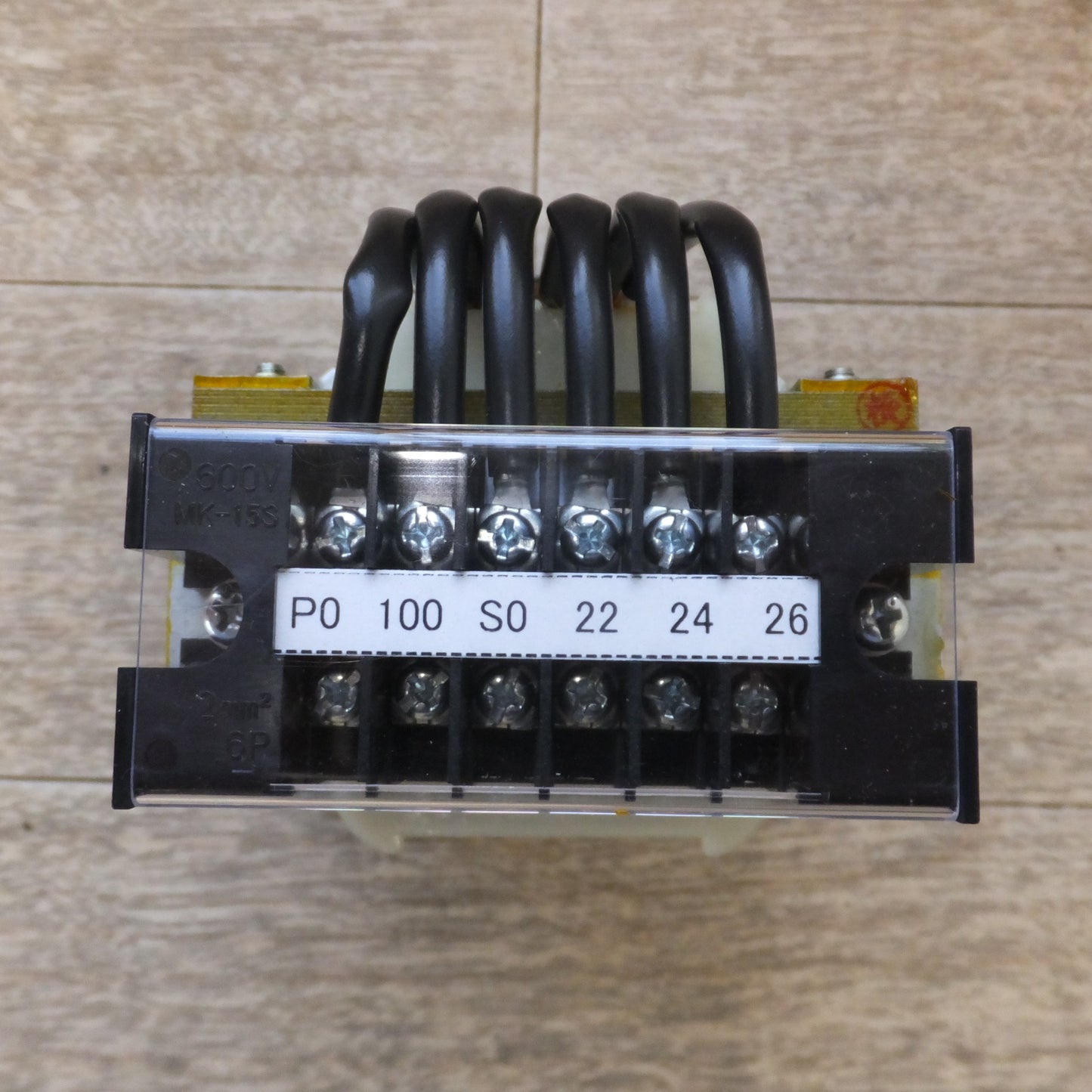 [送料無料] 未使用★中央電機 CEC 単相乾式変圧器 ETシリーズ ET-3　100VA 50/60Hz　TRANSFORMER★