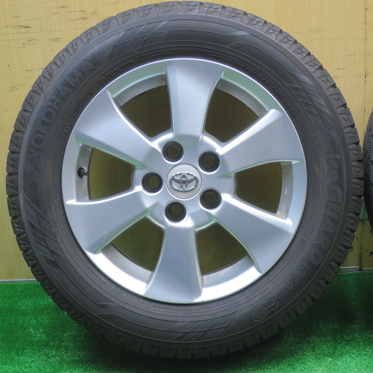 バリ溝！22年！9.5分★トヨタ 20系 アルファード ヴェルファイア 純正 215/60R16 スタッドレス ヨコハマ アイスガード iG60 16インチ PCD114.3/5H★5101501NJス