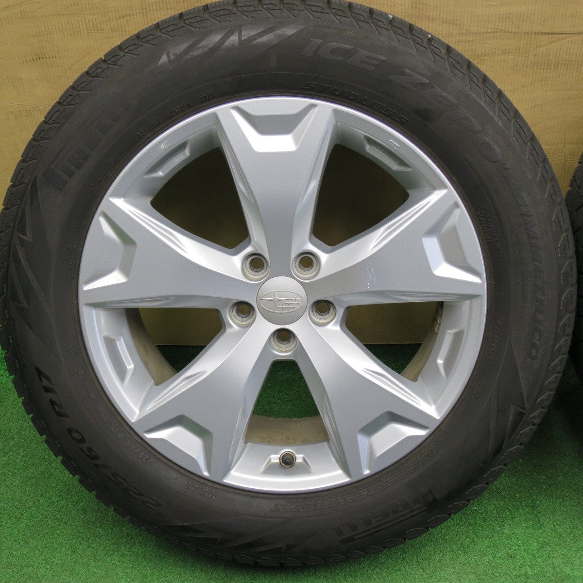 バリ溝！23年！9.5分★スバル SJ フォレスター 純正 225/60R17 スタッドレス ピレリ アイスゼロ アシンメトリコ 17インチ PCD100/5H★6021901NKス