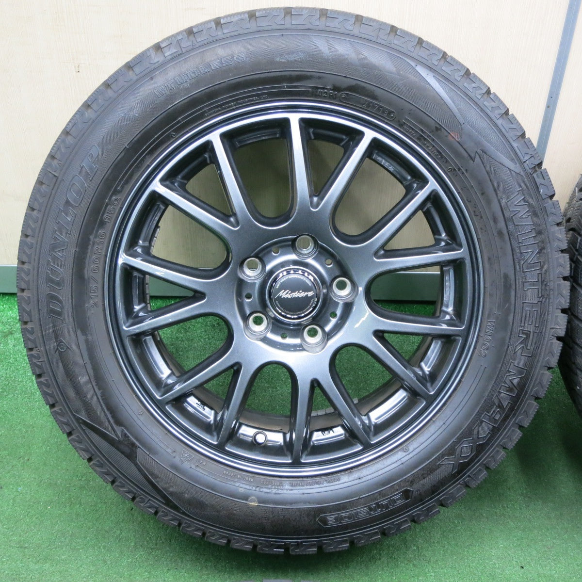 *送料無料* バリ溝！キレイ！9.5分★スタッドレス 215/60R16 ダンロップ ウインターマックス WM02 Mistiere ミスティーレ PCD114.3/5H★4040310TNス