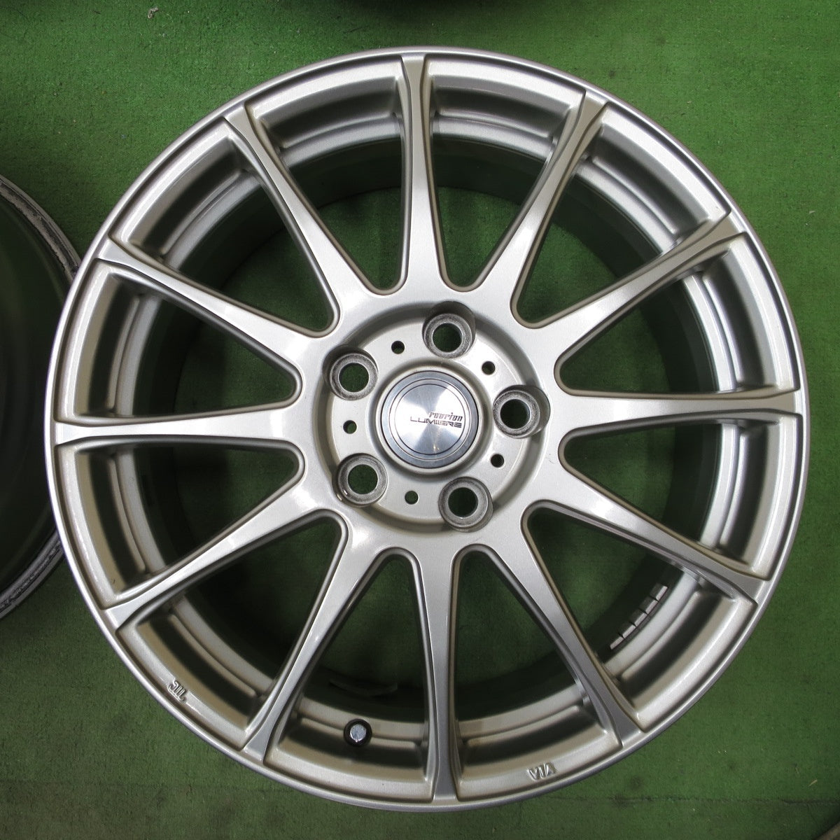 キレイ★ravrion LUMIERE 17インチ ホイール ラブリオン 17×7J PCD114.3/5H★6070103NGホ