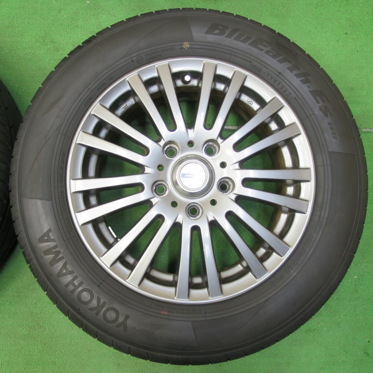 *送料無料* バリ溝！22年！ほぼ10分★195/65R15 ヨコハマ BluEarth-ES ES32 STERN S61 シュテルン 15インチ PCD114.3/5H★4082907イノ