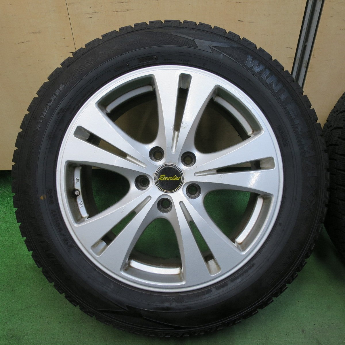 バリ溝！9分☆スタッドレス 215/60R17 ダンロップ ウインター