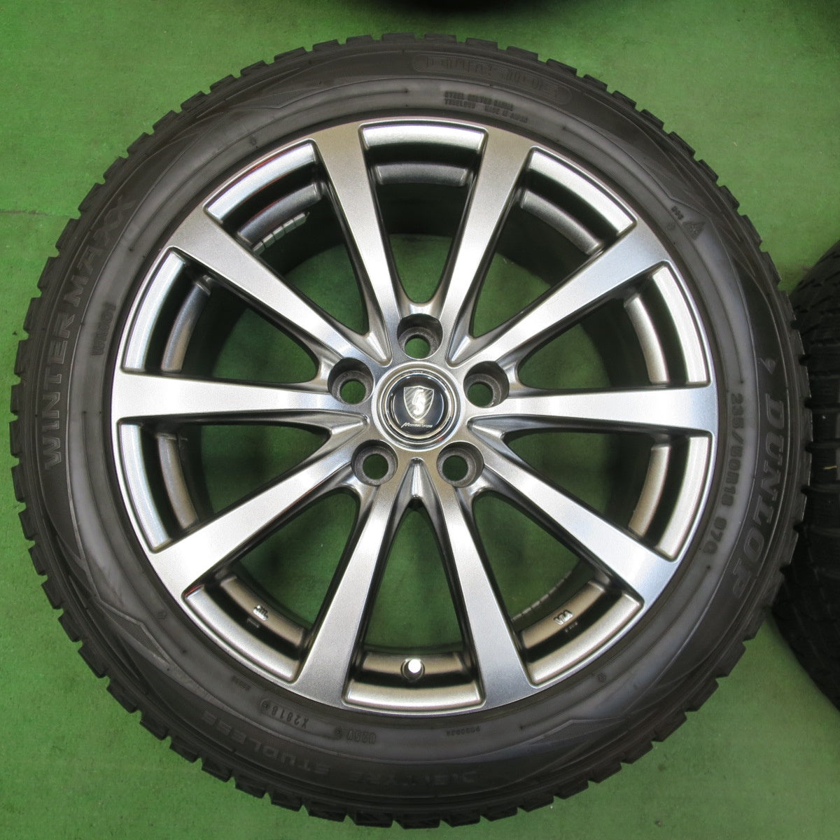 [送料無料] バリ溝！キレイ！9分★レクサス 等 235/50R18 スタッドレス ダンロップ ウインターマックス WM01 MANARAY SPORT 18インチ PCD120/5H★4121202イス