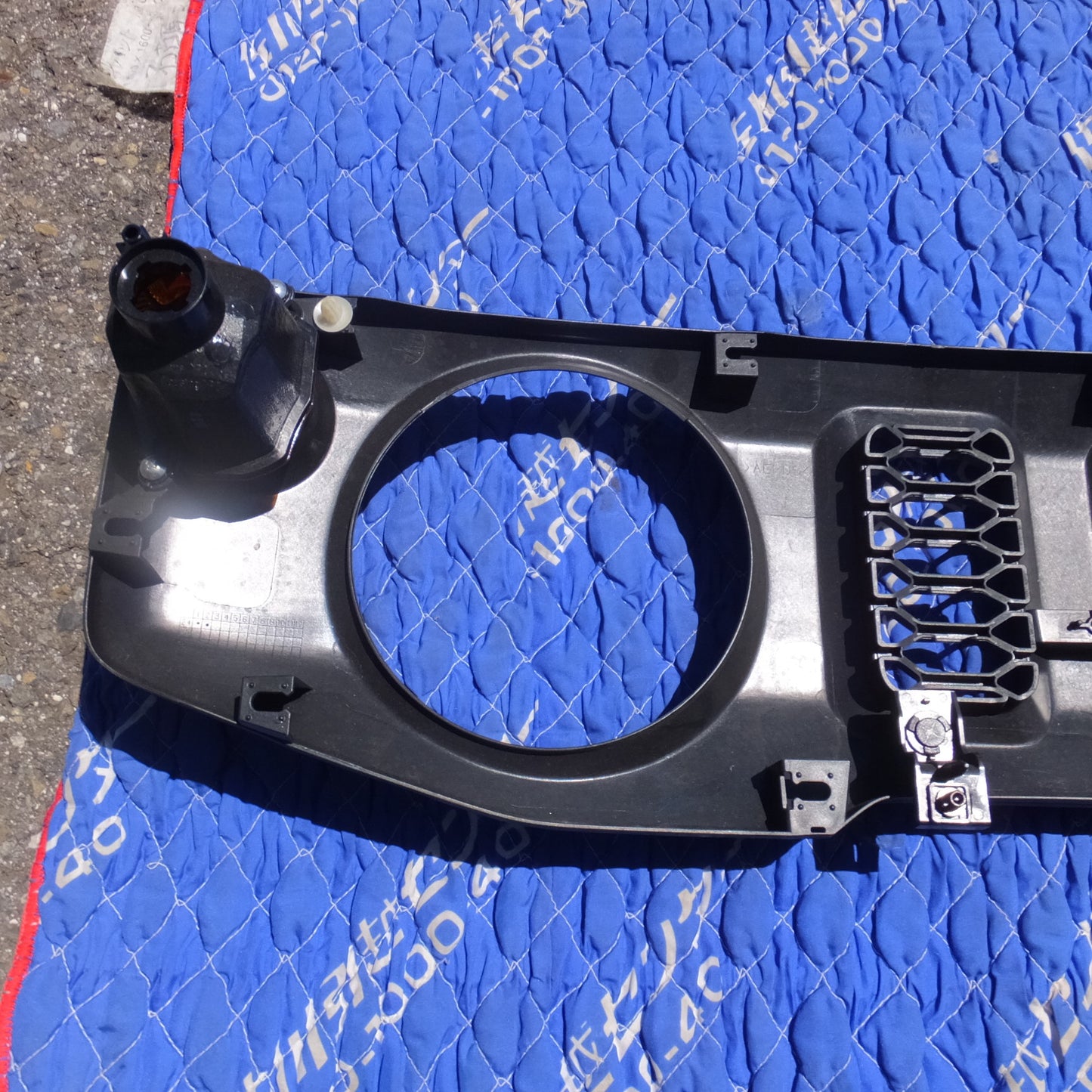[送料無料] 岐阜発 新車外し★スズキ SUZUKI 純正  ジムニー JB64W JB74W フロントグリル 72111-78R0 ライト 付★