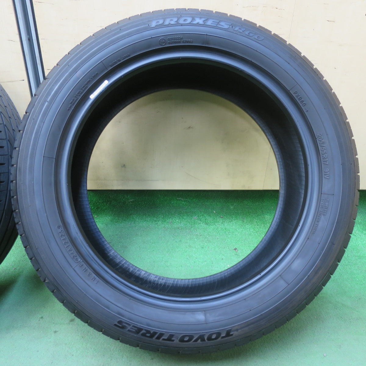 バリ溝！25年！ほぼ10分★205/55R17 トーヨー プロクセス R60 タイヤ 17インチ ノア ヴォクシー ステップワゴン 等★5112601イノタ