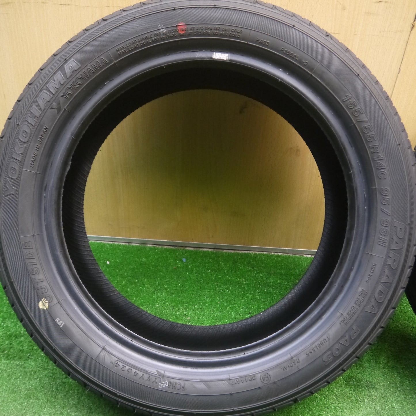 [送料無料] 新車外し！24年★165/55R14C 95/93N ヨコハマ PARADA PA03 タイヤ 14インチ 軽バン 軽トラ ハイゼット エブリイ アトレー N-VAN等★5022608Hノタ