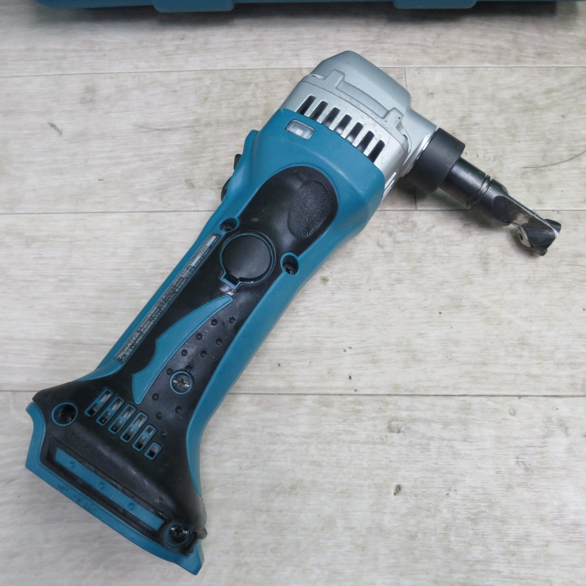 [送料無料] キレイ☆マキタ 1.6mm 充電式 ニブラ JN161D 電動 工具 急速充電器 DC18RF☆