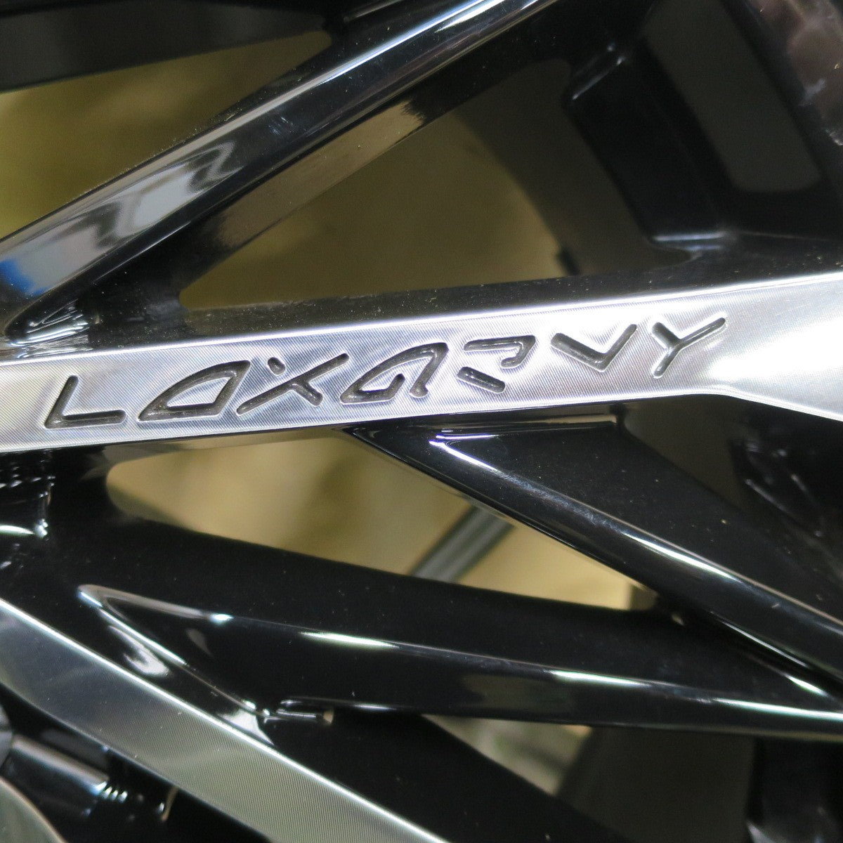 ほぼ未使用！26年！キレイ◎プリウス 等 LOXARNY TEMPEST TURBINE VX 225/35R19 グッドイヤー EfficientGrip Comfort ロクサーニ テンペスト タービン 19インチ PCD100/5H◎6091601NGノ