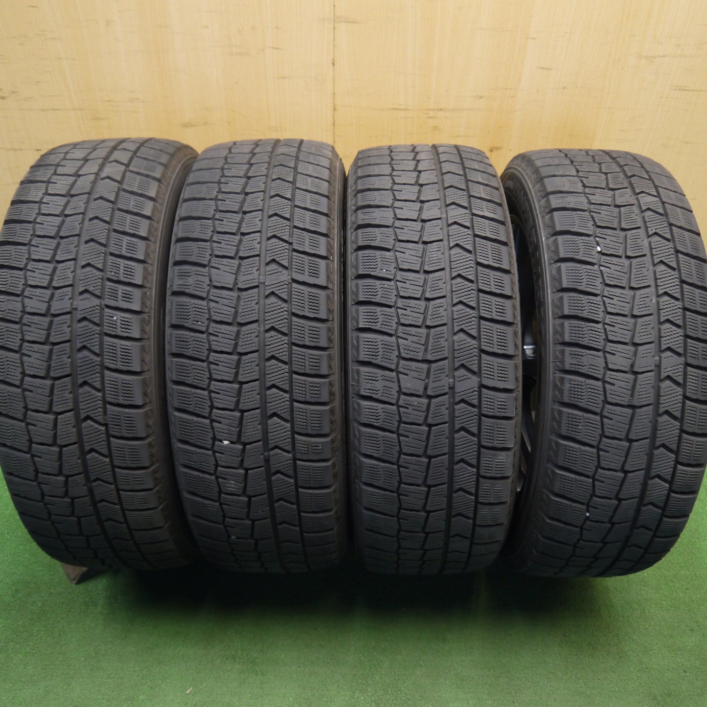 バリ溝！23年！9分★スタッドレス 215/55R17 ダンロップ ウインターマックス WM02 LAYCEA レイシア 17インチ PCD114.3/5H★6041502Hス