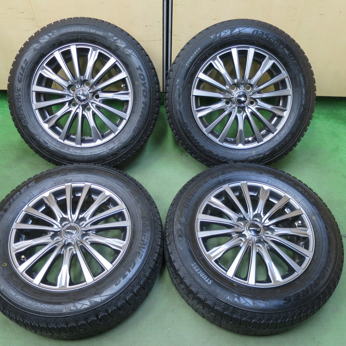 バリ溝！21年！キレイ！9.5分★スタッドレス 205/65R16 トーヨー オブザーブ GIZ2 SIBILLA NEXT W5 シビラ 16インチ PCD114.3/5H★5111206TTス