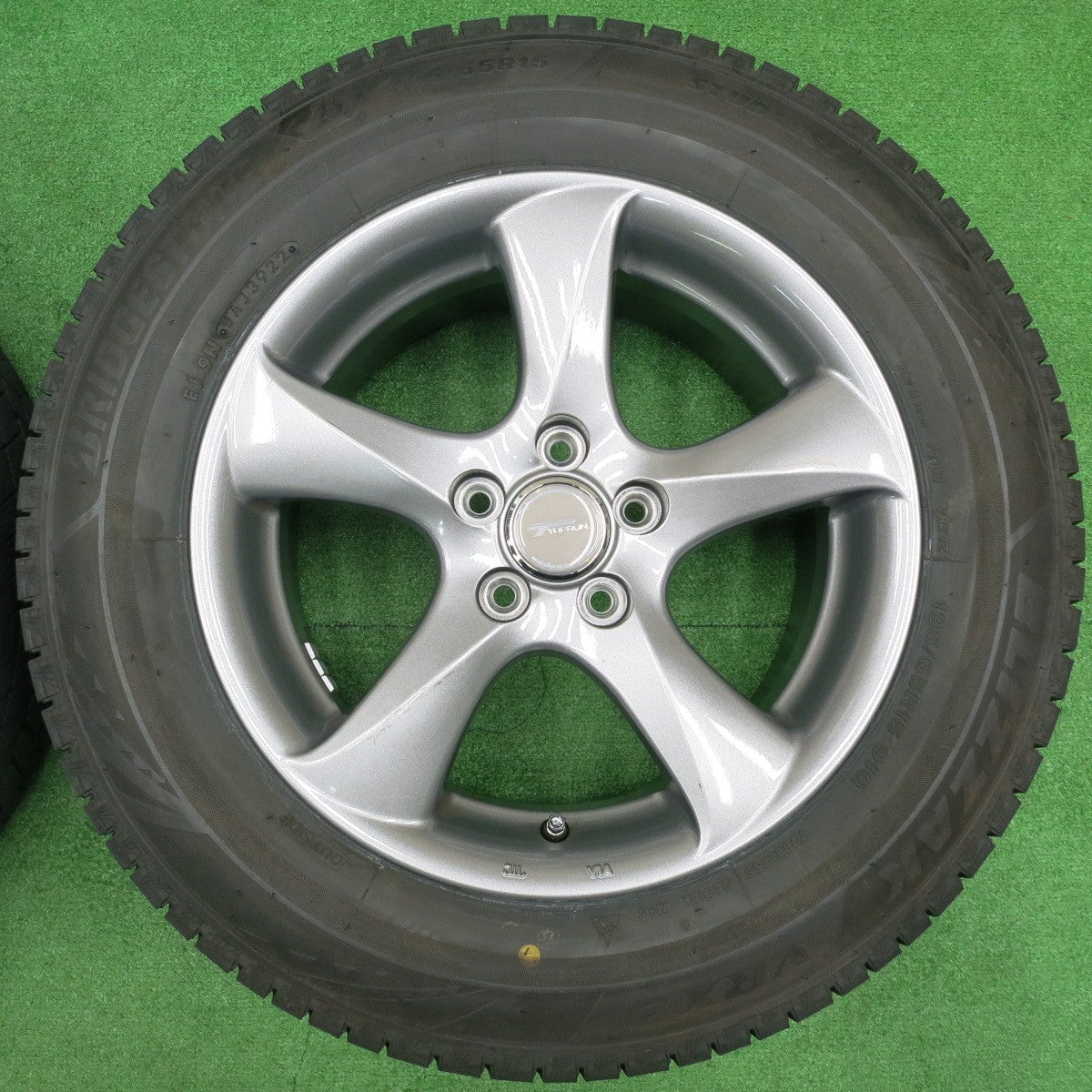 [送料無料] バリ溝！22年！キレイ！ほぼ10分★プリウス等 195/65R15 スタッドレス ブリヂストン ブリザック VRX3 TOPRUN トップラン 15インチ PCD100/5H★4102501NJス