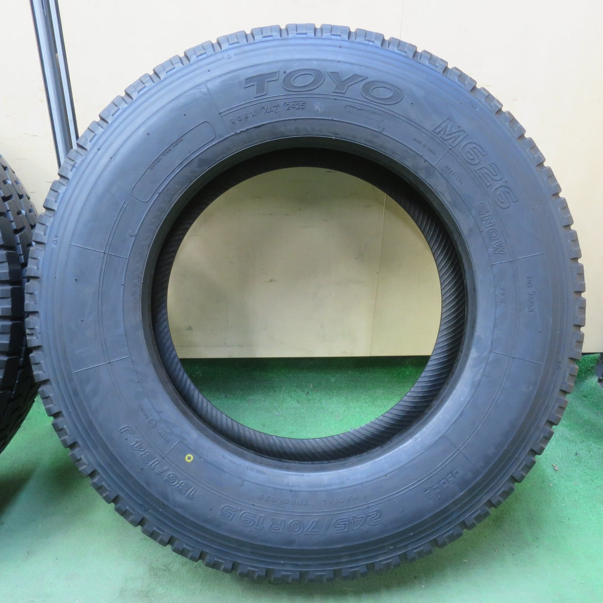 未使用！25年！2本★トラック タイヤ 245/70R19.5 136/134J トーヨー M626 ミックス オールシーズン 19.5インチ★6042501イスタ