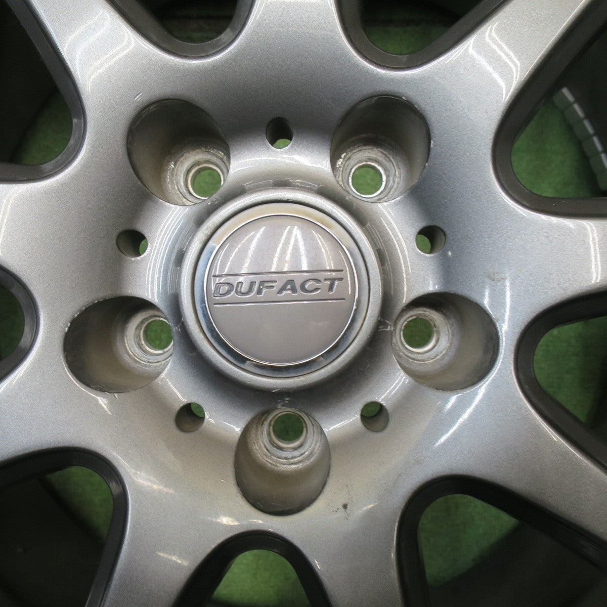 バリ溝！キレイ！9分◎スタッドレス 225/65R17 ダンロップ ウインターマックス SJ8 DUFACT デュファクト 17インチ PCD114.3/5H◎6072403NJス
