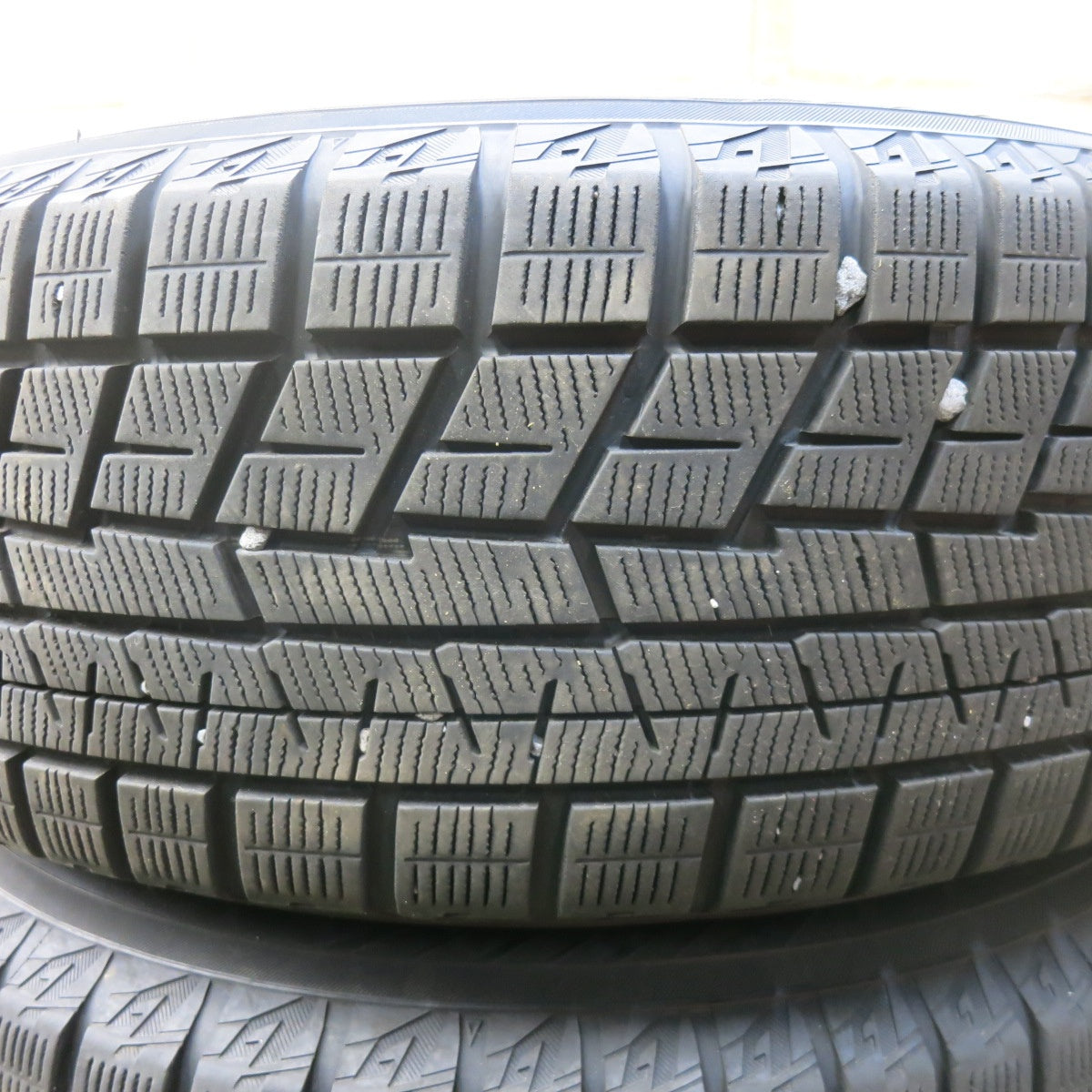 バリ溝！22年！9.5分★スタッドレス 215/65R16 ヨコハマ アイスガード iG60 NIRVANA NV ニルバーナ ニルヴァーナ 16インチ PCD114.3/5H★5123003SKス