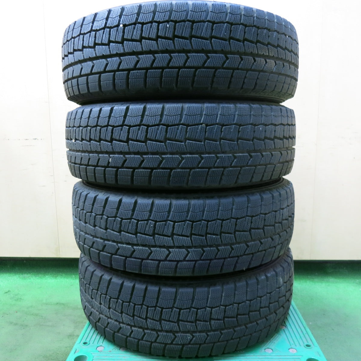 バリ溝！21年！9.5分★スタッドレス 185/65R15 ダンロップ ウインターマックス WM02 Fang ファング 15インチ PCD100/4H★5082601SKス