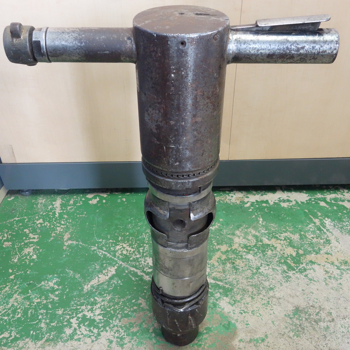 [送料無料] ☆東空 TOKU エアー式 コンクリート ブレーカー TCB型 TCB-300 ハツリ☆