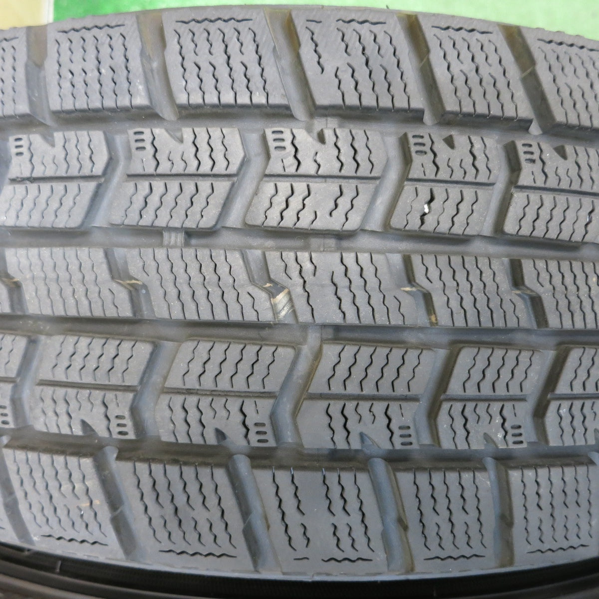 バリ溝！キレイ！9.5分★スタッドレス 195/65R16 グッドイヤー アイスナビ7 ravrion RS01 ラブリオン 16インチ PCD100/4H★6032906HAス