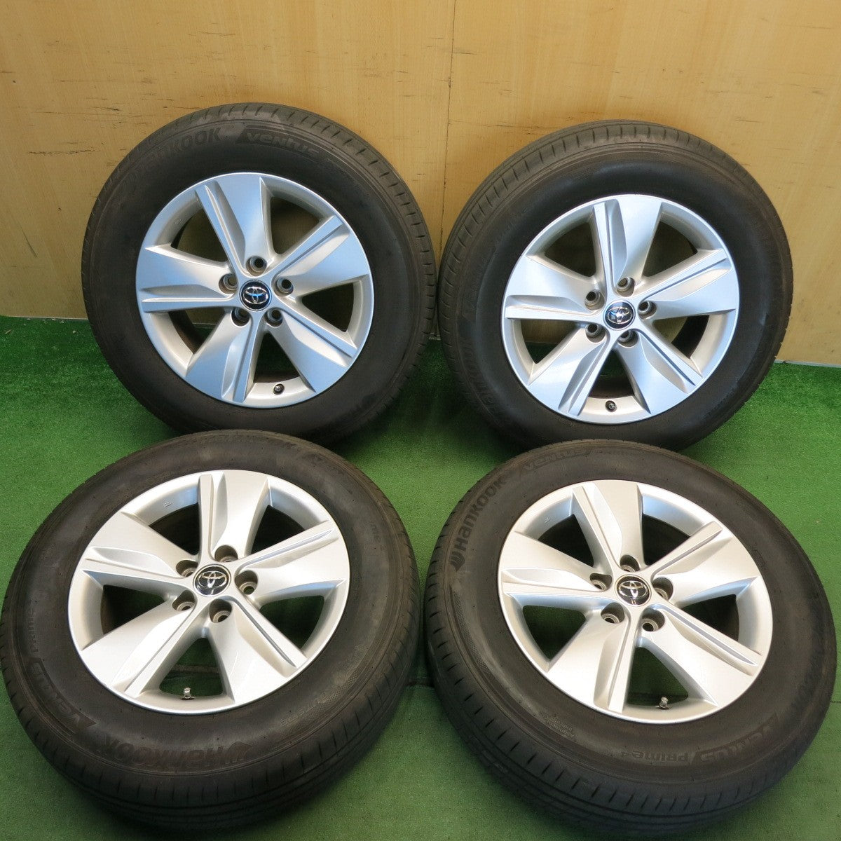 バリ溝！23年！8.5分◎トヨタ 60系 ハリアー 純正 225/65R17 ハンコック Ventus Prime4 ベンタス プライム4 17インチ PCD114.3/5H◎6071801HAノ